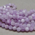 Kunzit Perlen Strang - ca. 4 mm - zartlila – Bild 4